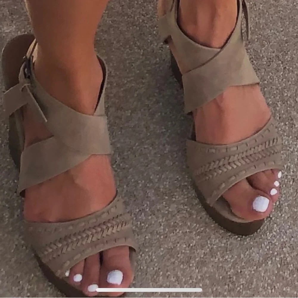 Indigo Rd. Wedges - Picture 4 of 4